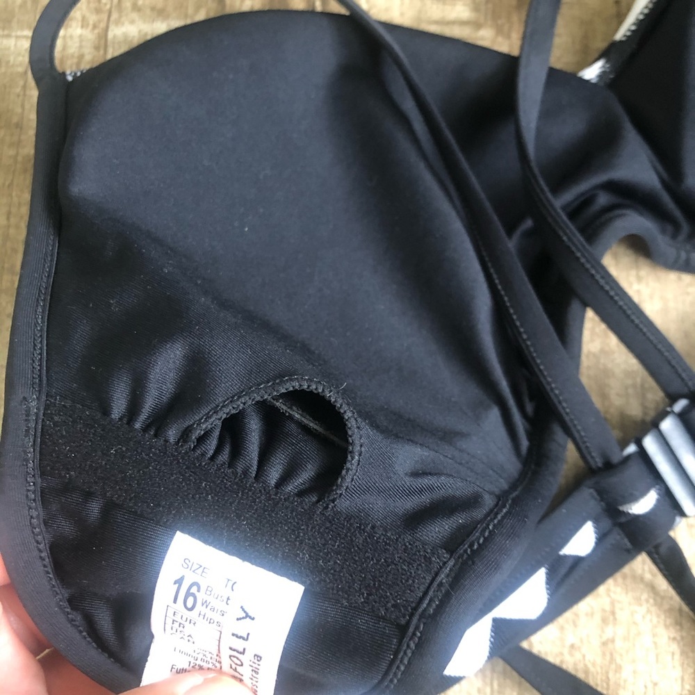 Seafolly Black & White Zig Zag Chevron Bikini 12 - Picture 9 of 10